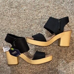 NWT | TOMS Majorca Block Platform Sandal | 8.5